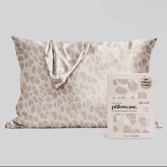 NIB KITSCH SATIN STANDARD PILLOW CASE IN LEOPARD PRINT - Picture 2 of 3